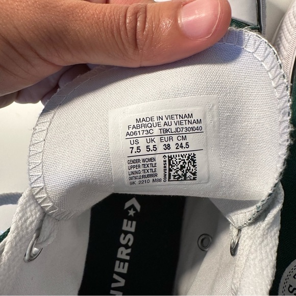 Size 7.5 women’s platform green converse - Picture 9 of 9